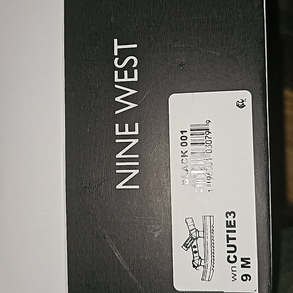 9W Size 9 Cutie Platform Sandals - Picture 3 of 3